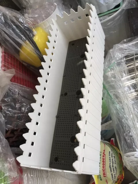 Chậu hàng rào nhựa size lớn dài 60cm