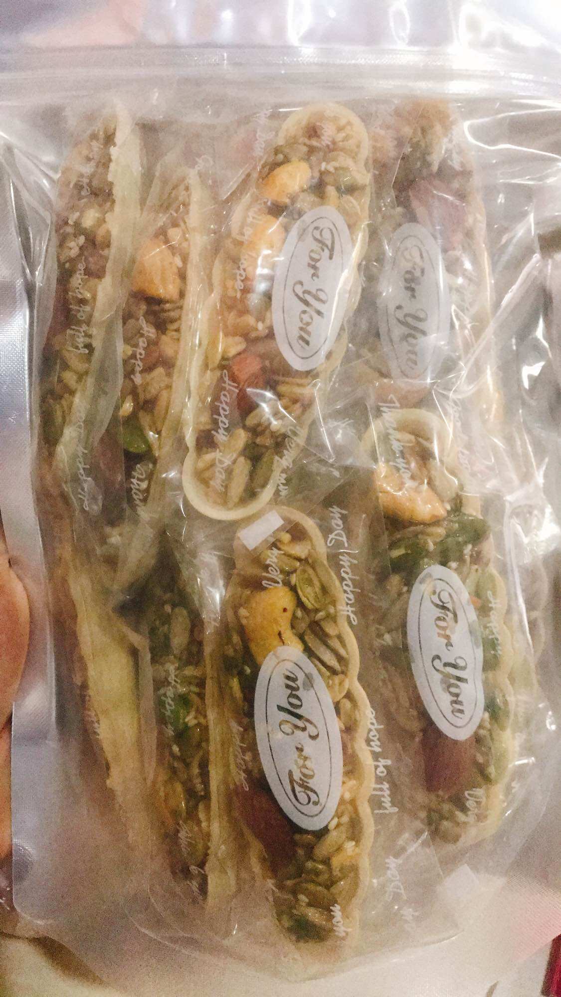 1 KÍ BÁNH THUYỀN MIX HẠT DINH DƯỠNG