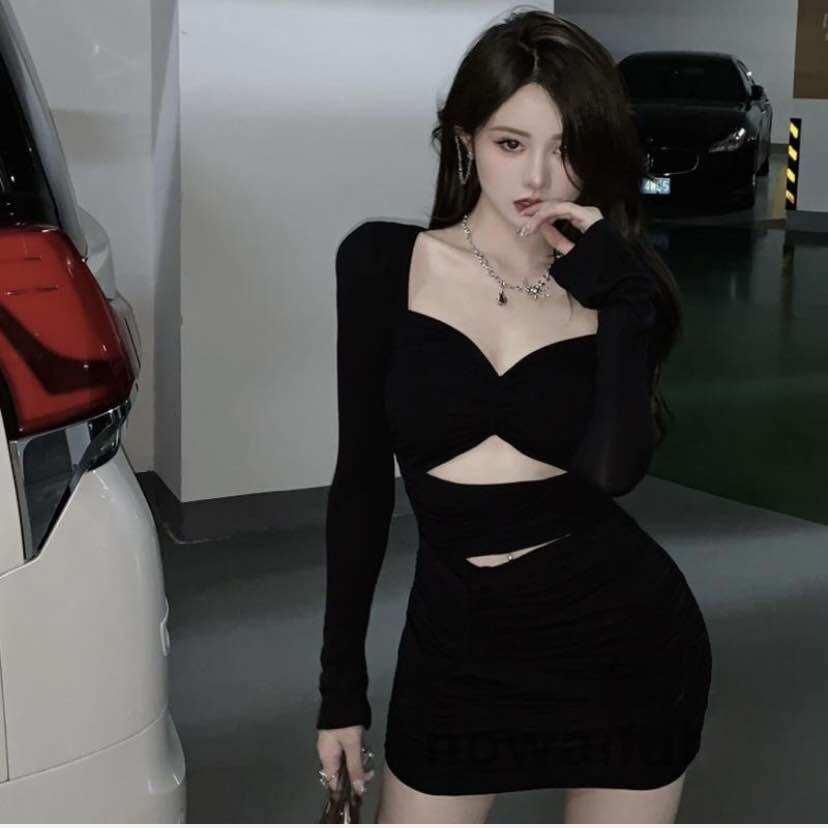 Đầm dự tiệc dáng body ôm sát tay dài khoét eo hở bụng sexy