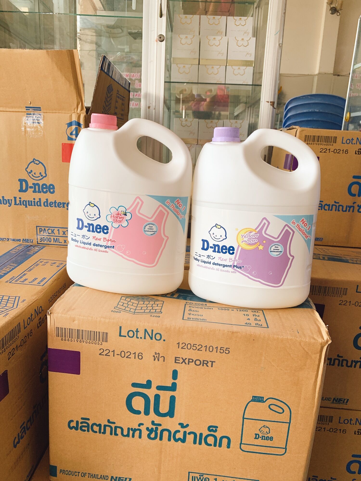 Nước giặt thái lan dnee màu tím 3000ml