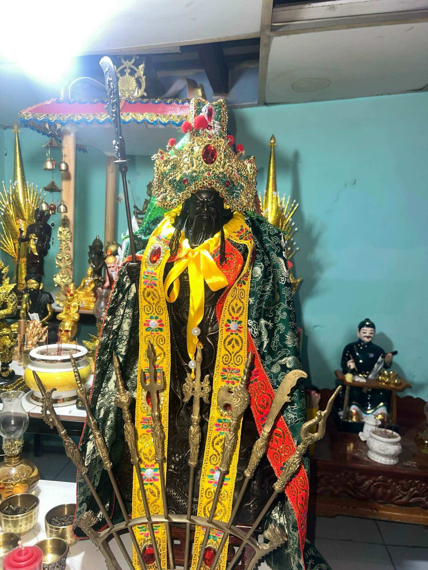 Mão Áo choàng Quan Thánh( tượng cao 30-45cm)