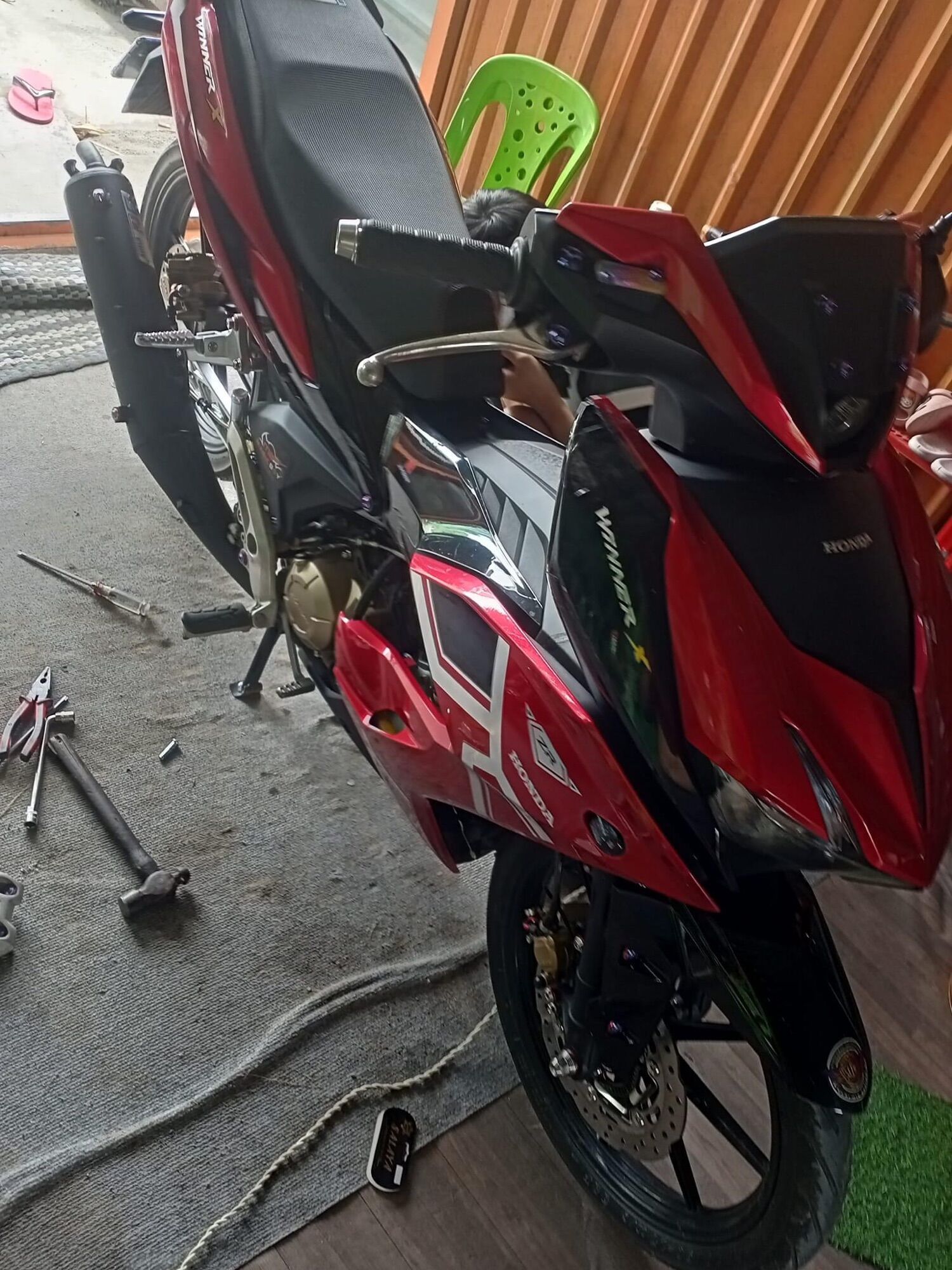 GÁC CHÂN MALAY GẮN WINNER X [KHÔNG CHẾ]