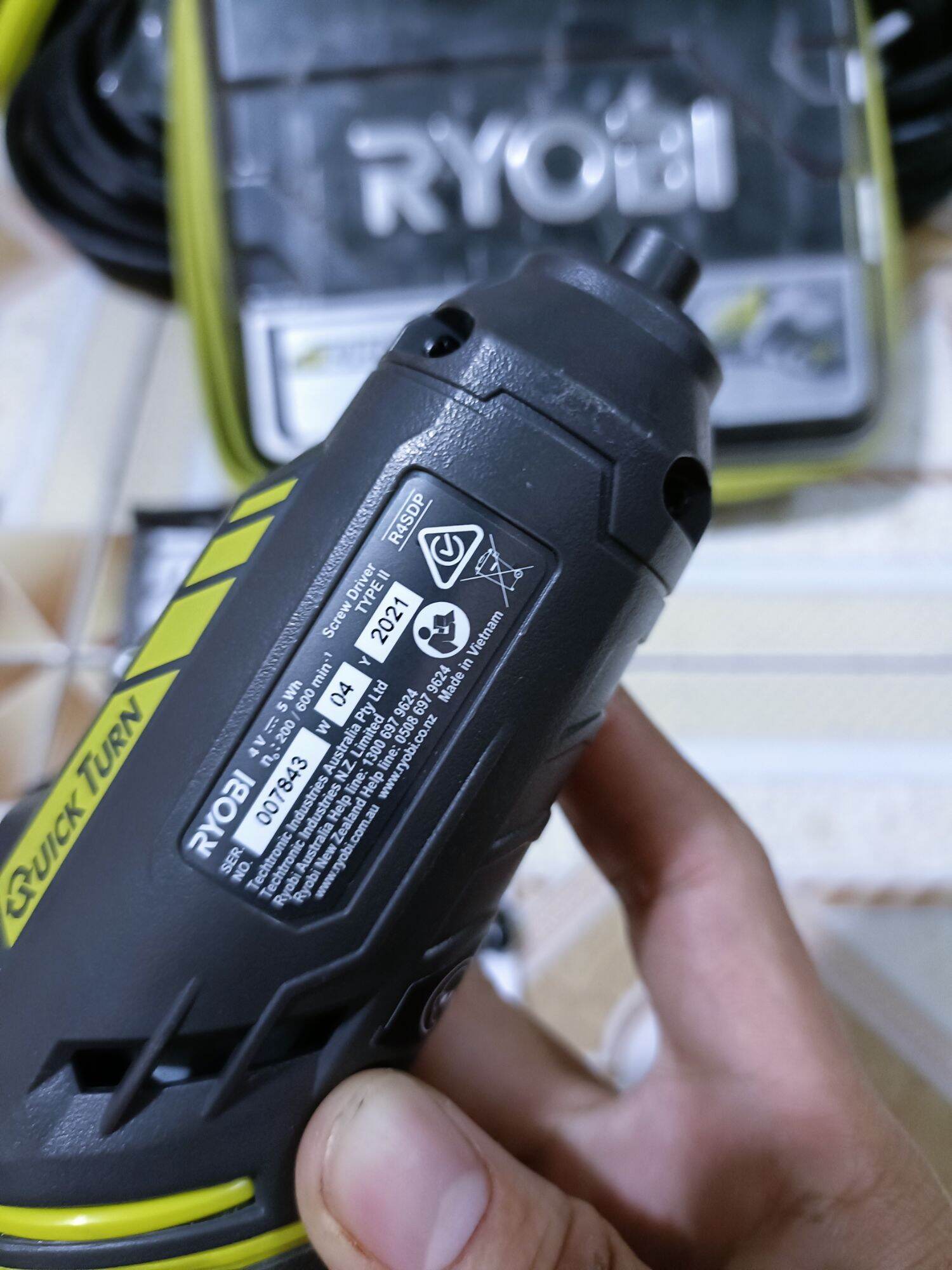 Máy bắt vít mini RYOBI 4V