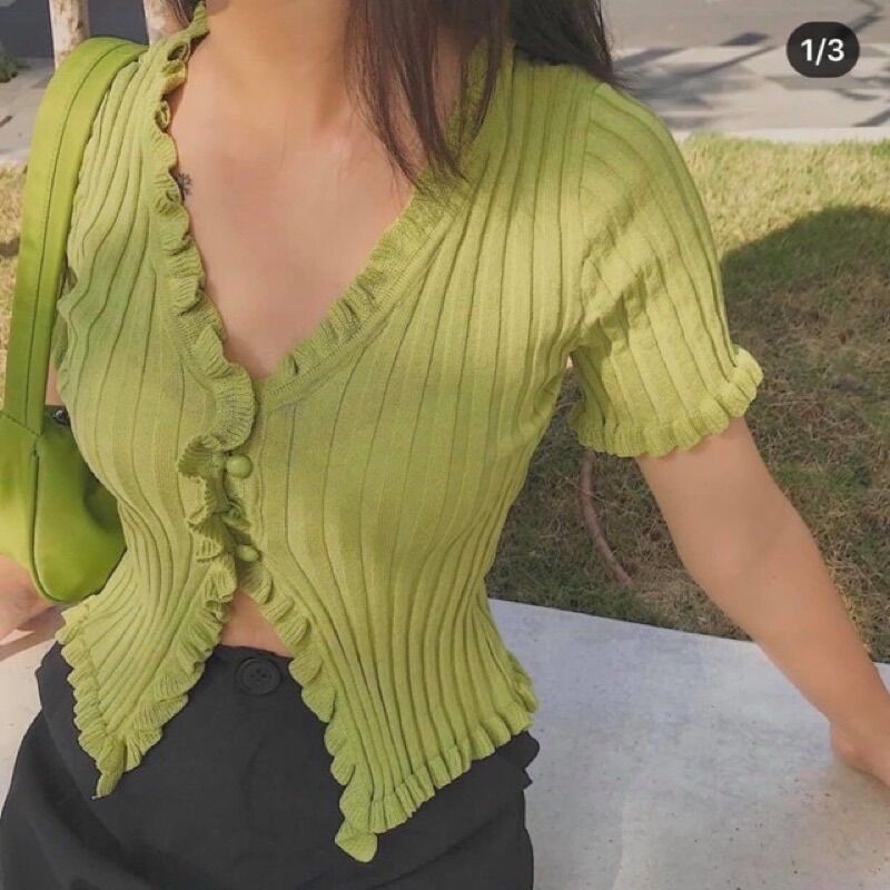 Áo croptop bèo nyny kèm cúc
