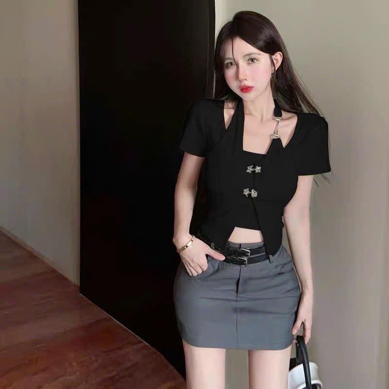 Áo croptop cổ yếm phối cúc nơ