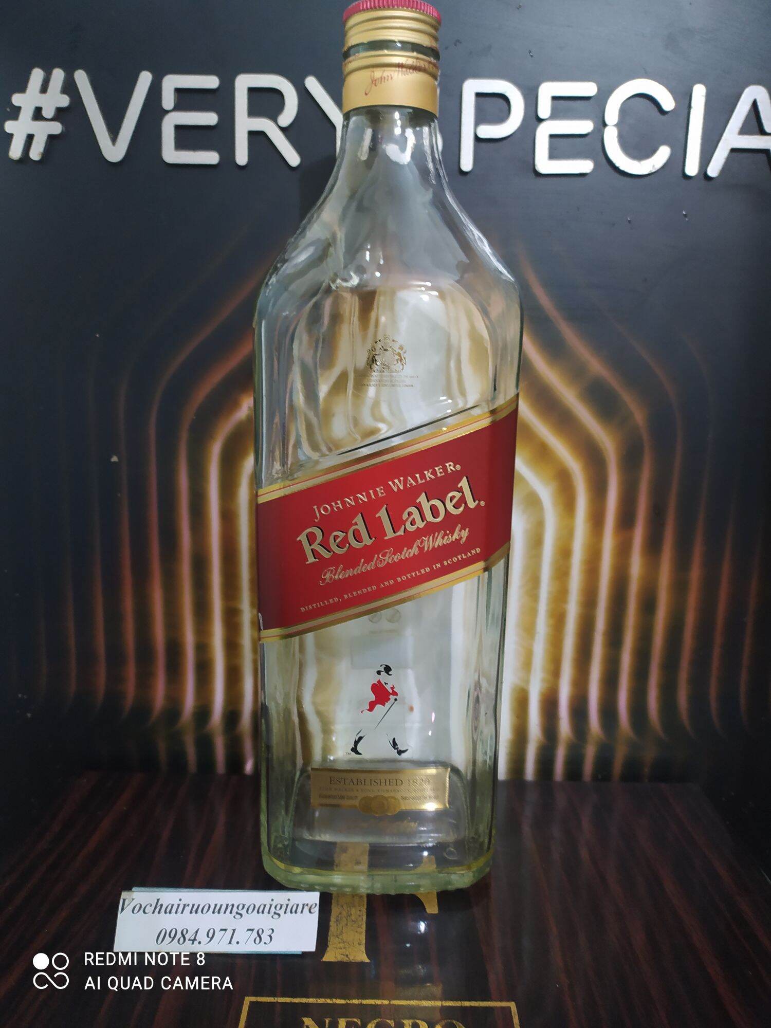 VỎ CHAI JOHN BLACK AND RED 1.75L