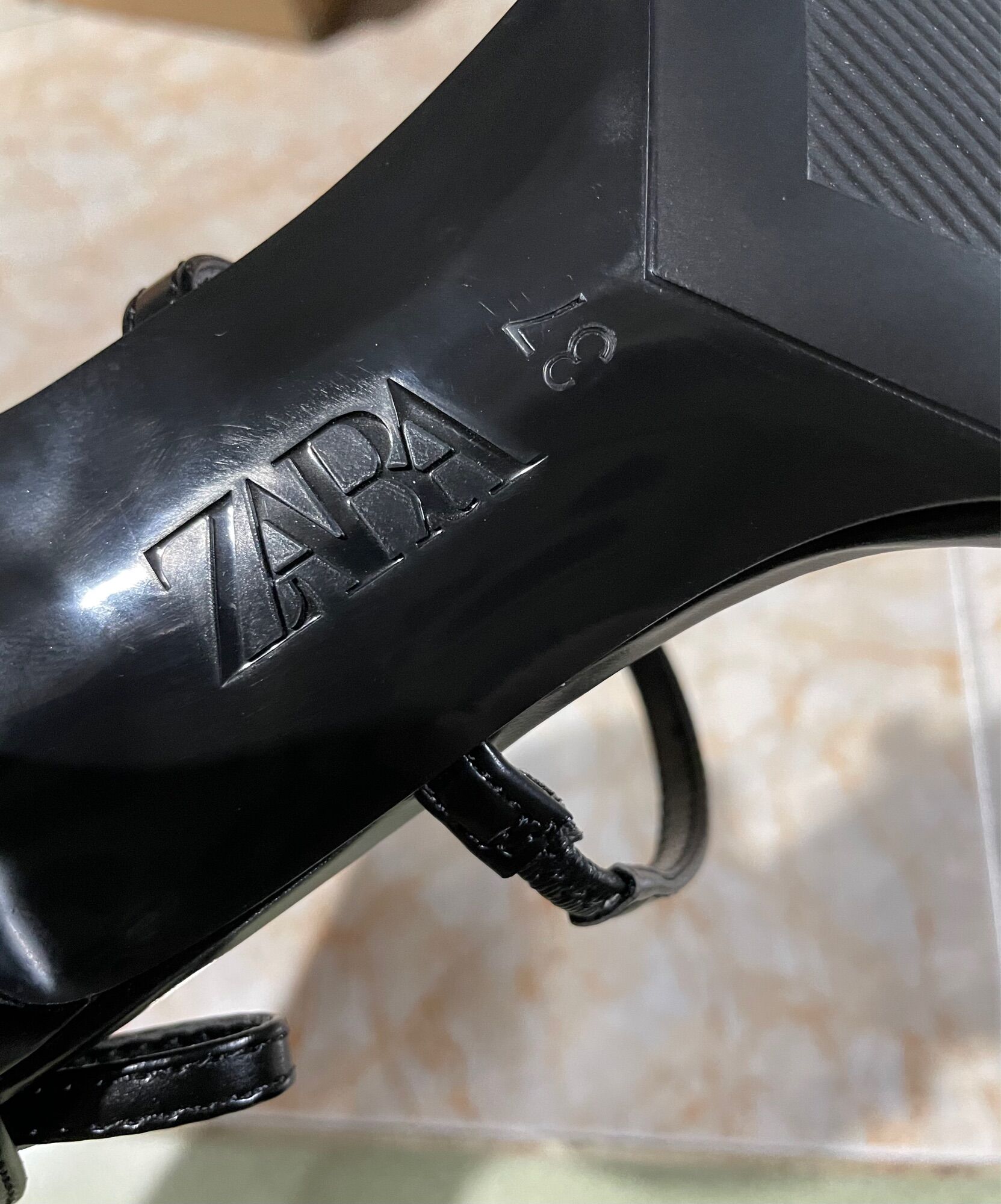 Giày Zara Xuất Xịn Đen Đá Size 37 ( Lùi 1 Size Có Sẵn )