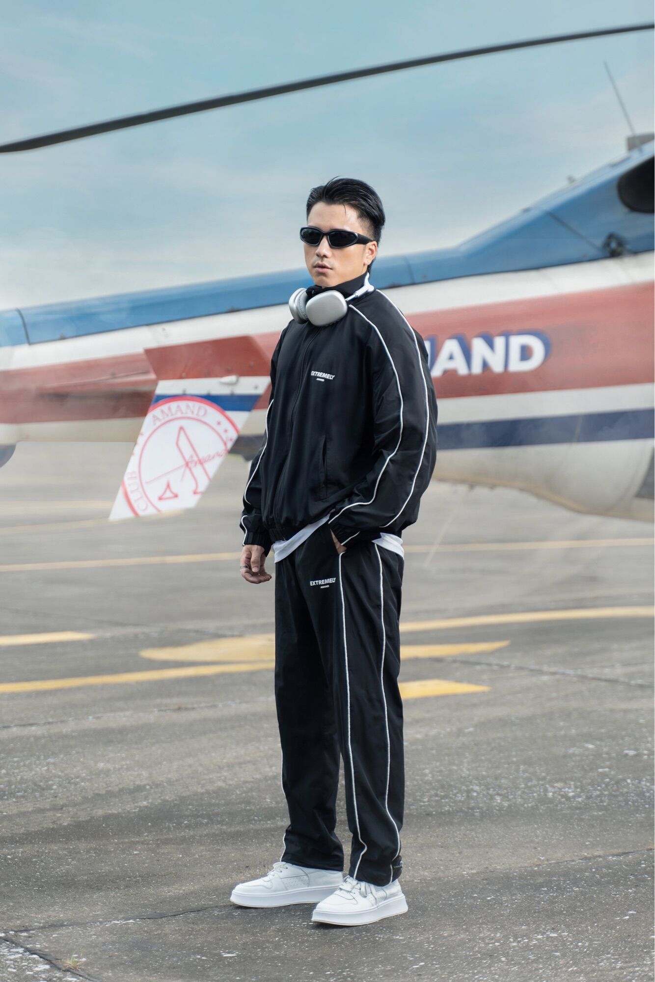 Bộ Gió Amand x Anh Vũ Beyond Tracksuit - Black