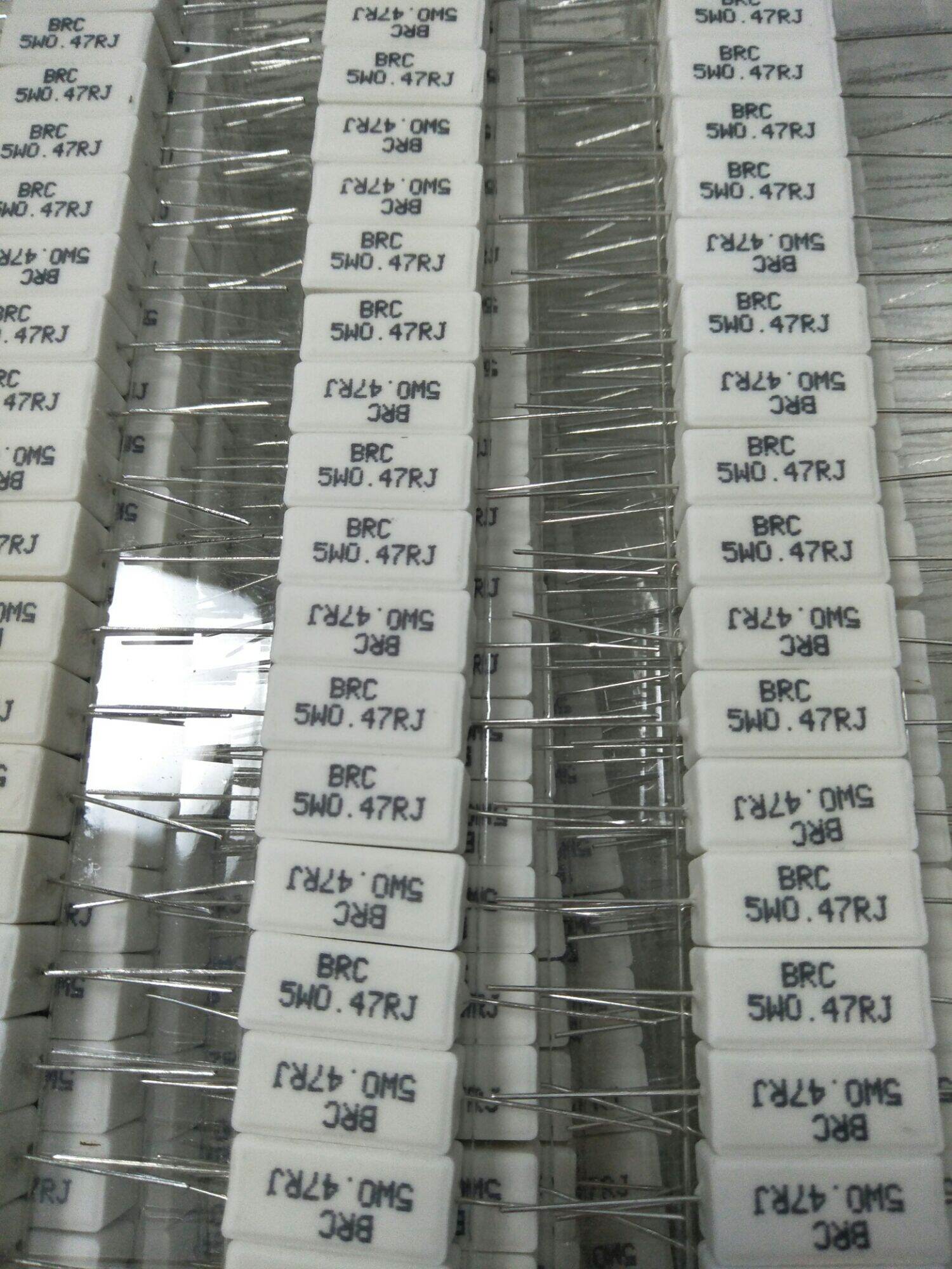 20 trở sứ nằm 0.47 ôm 5 w