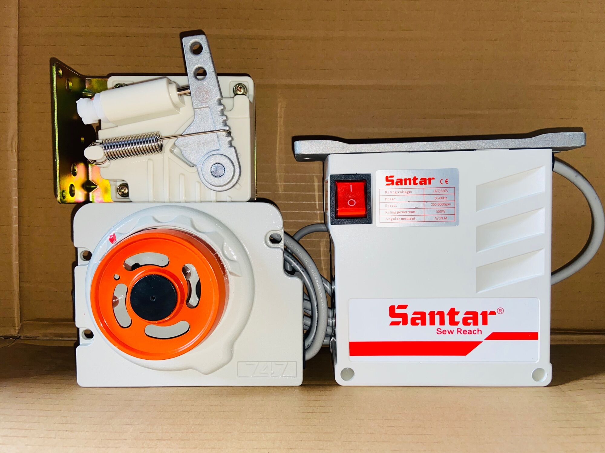 Motor Liền trục máy  vắt sổ vắt sổ 747 hiệu santar.
