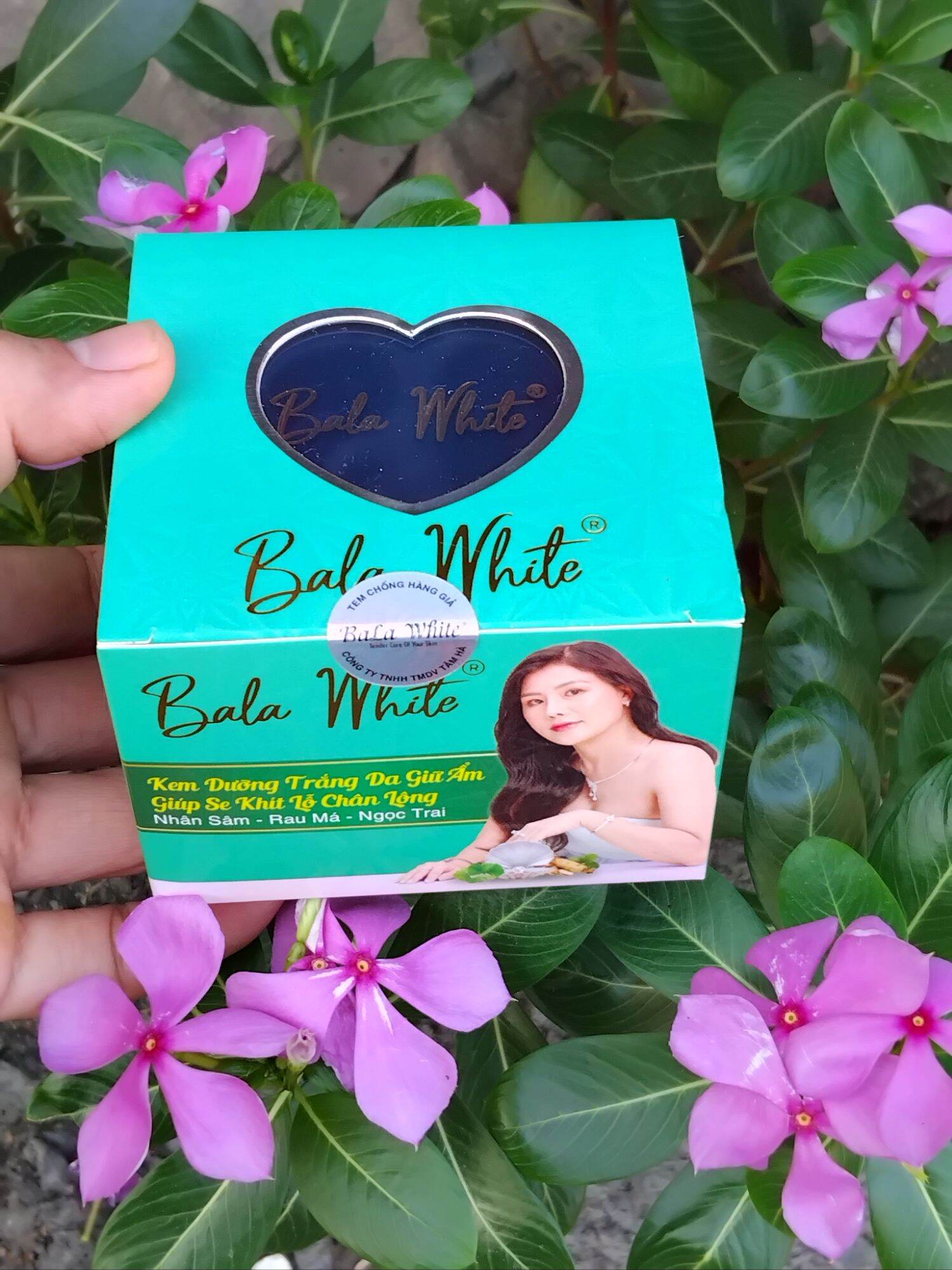 kem bala white sâm tổ yến(mẫu mới chất kem như cũ)