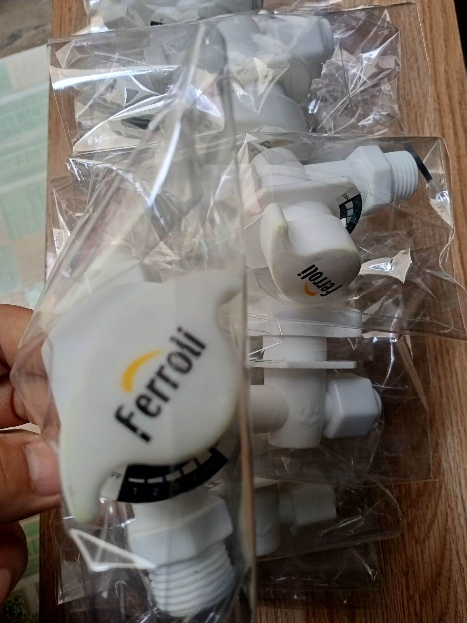 Van khoá máy nước nóng trực tiếp Ferroli