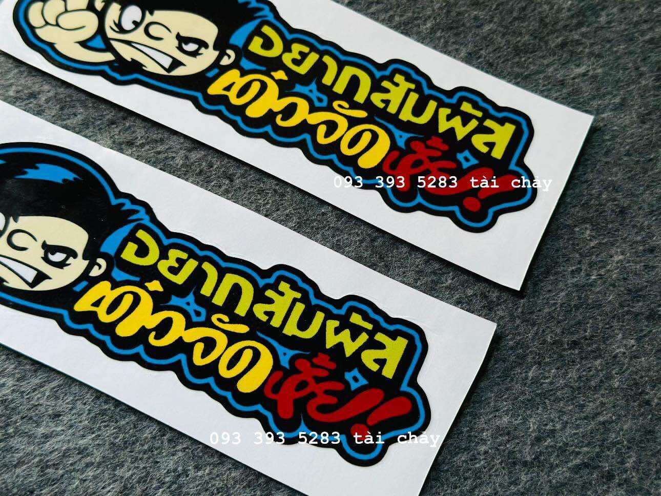 [ 1 MIẾNG ] TEM DECAL DÀI 20CM CHỮ THÁI DÁN ỐP SƯỜN
