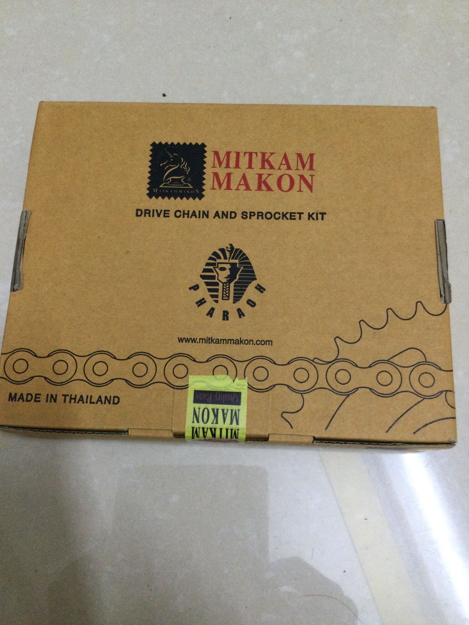 Bộ nhông xích DAI Thái Lan xịn 100 mắt dùng cho xe Honda Dream, Wave anpha đời cũ trước 2008...Nhông sau 36 răng, nhông trước 14, xích 100 mắt, khoảng cách 2 lỗ chéo nhau của nhông sau là 7cm. Quý khác chú ý để tránh đặt nhầm mất công đổi trả tốn phí.