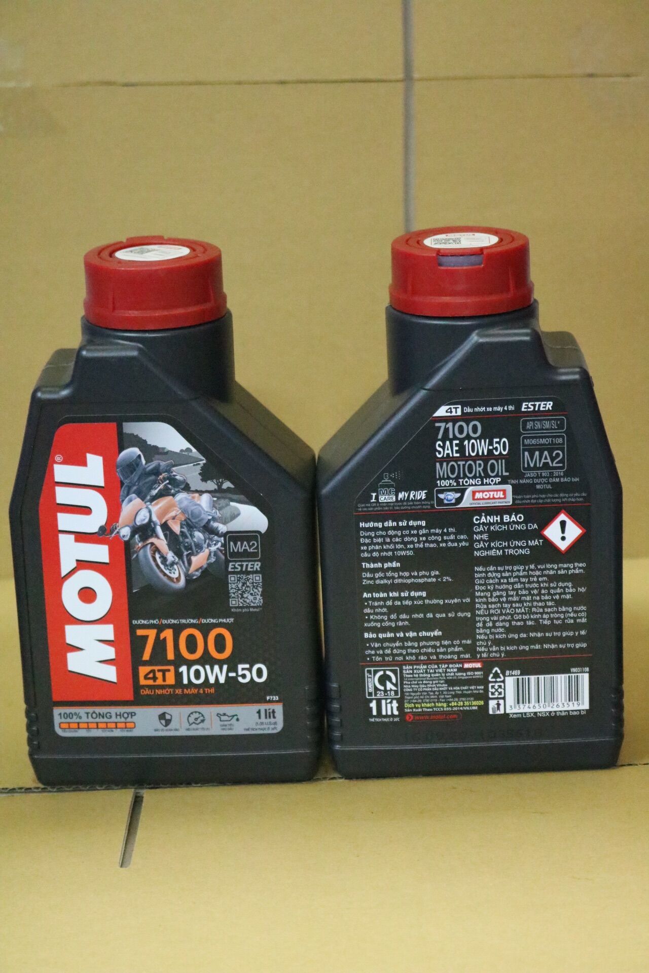 Nhớt Motul 7100 dành cho xe máy - 1L