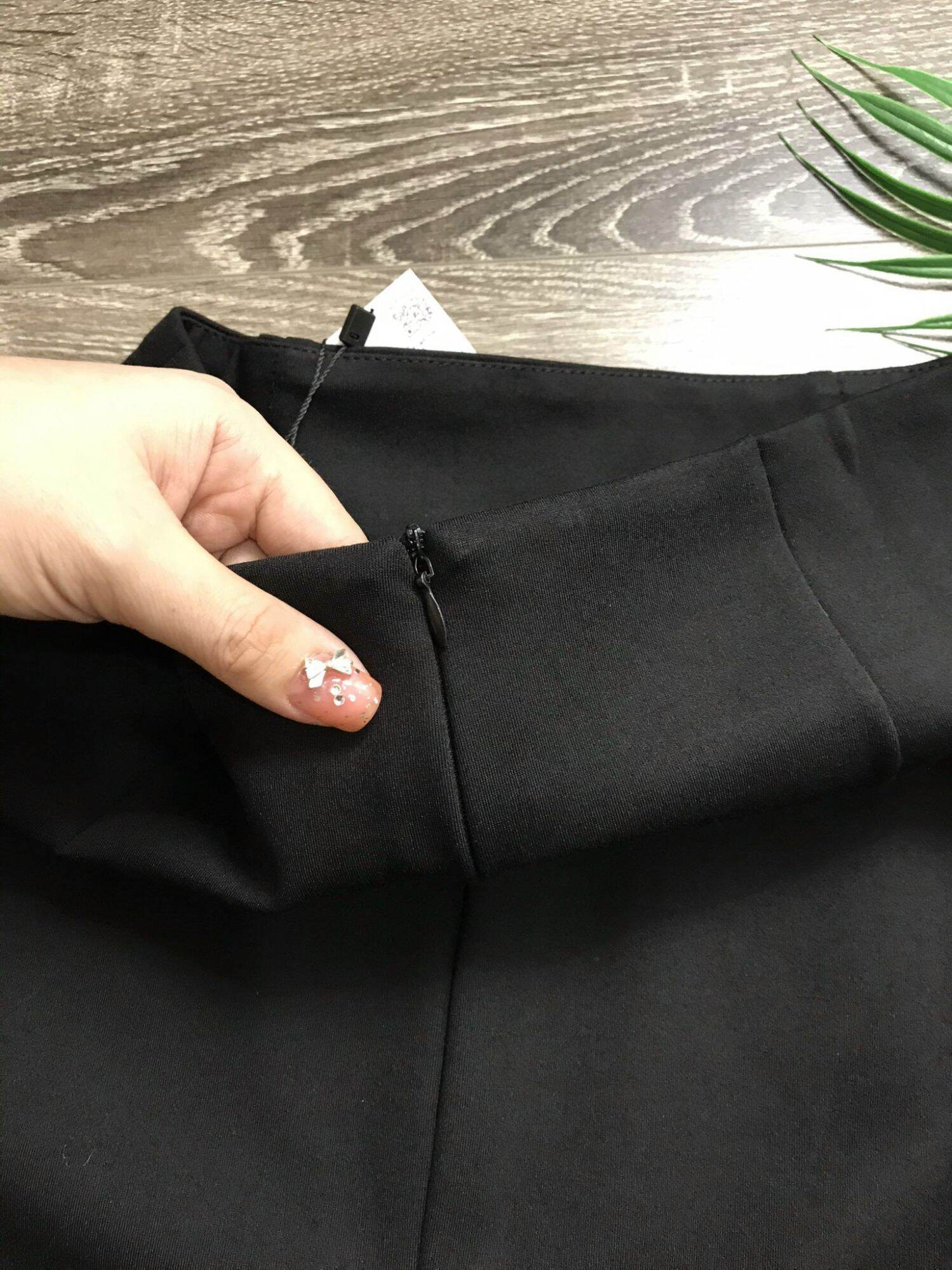 CHÂN VÁY BÚT CHÌ DÀI MÀU ĐEN SIÊU ĐẸP