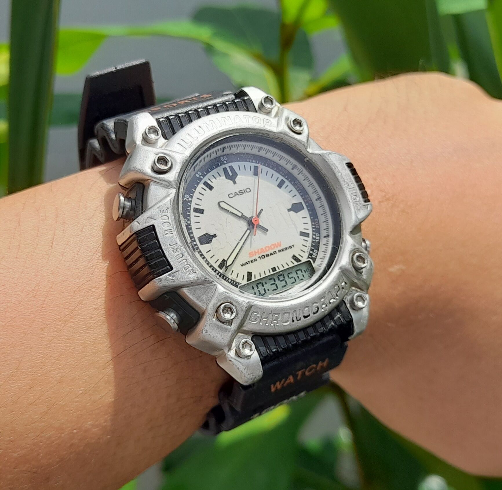 Casio Shadow SHW-102 2 máy hiếm có