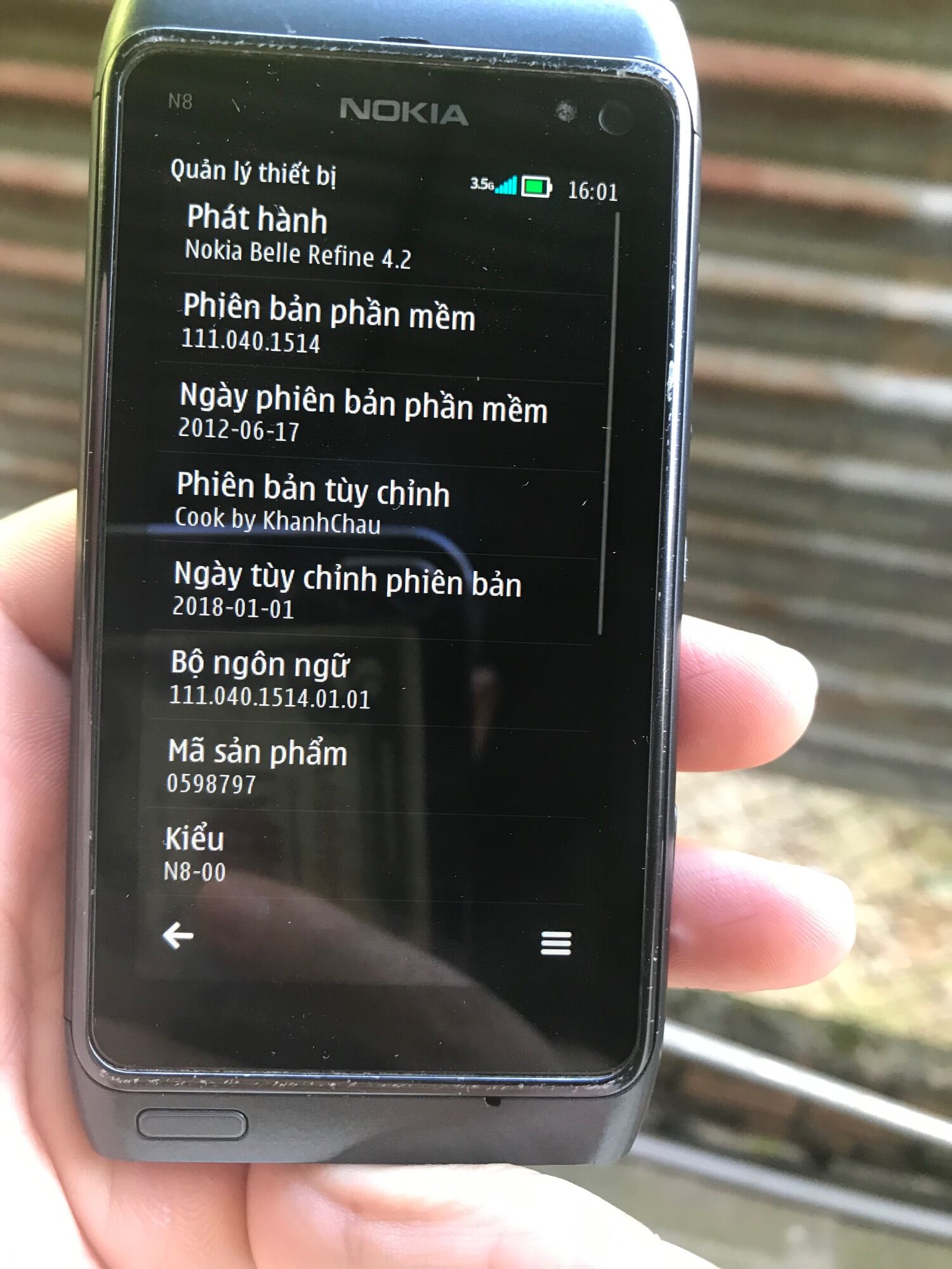 Nokia N8 black