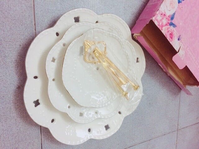 Khay sứ ba tầng trang trí Huydecor