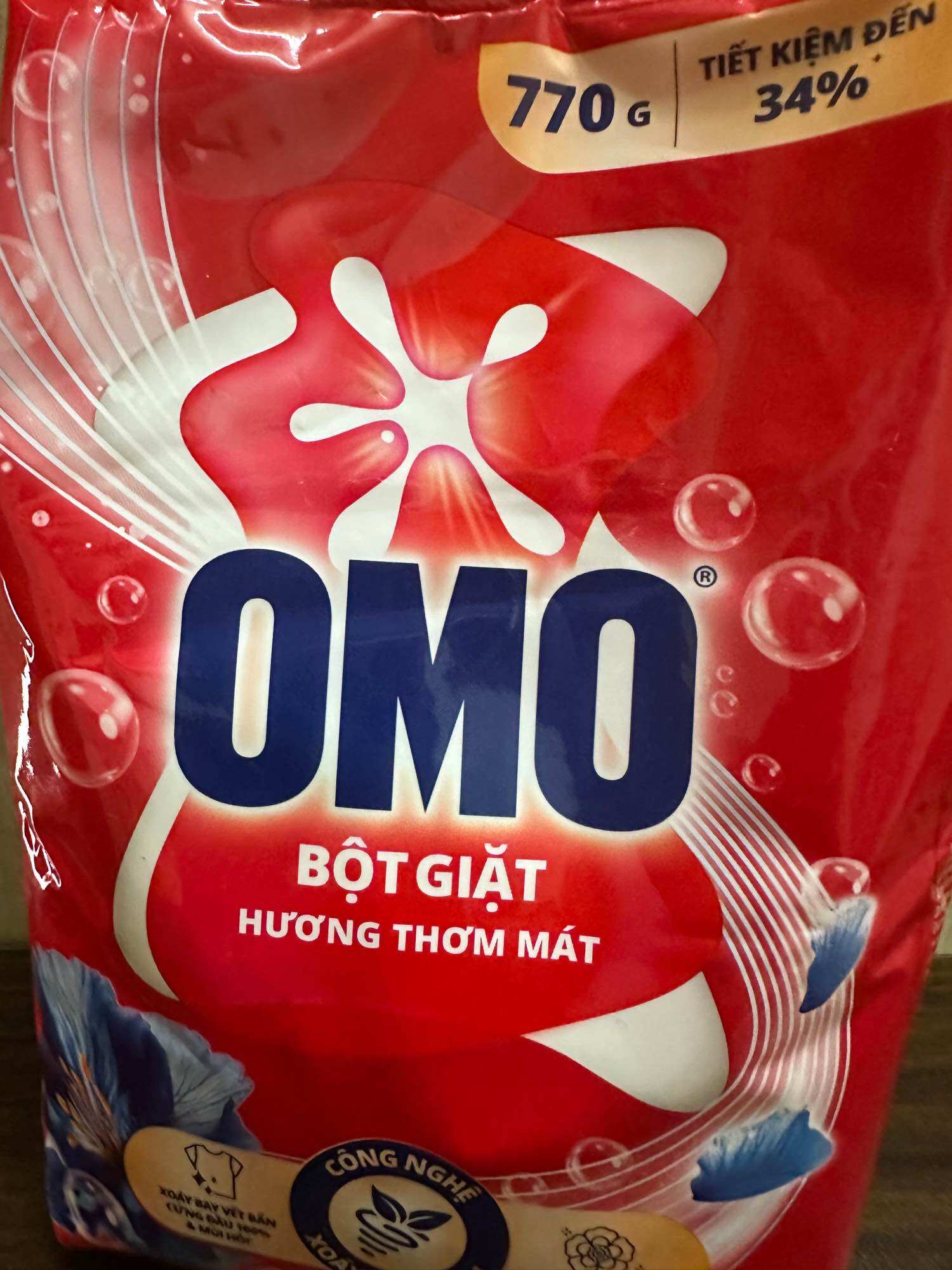 OMO Bột giặt hương thơm mát 770g tiết kiệm đến 34%