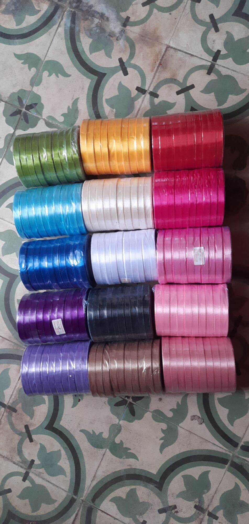 [Nhập RS0822 giảm 30k cho đơn 99k]ruybang lụa 1cm. 1 lốc 10 cuộn.