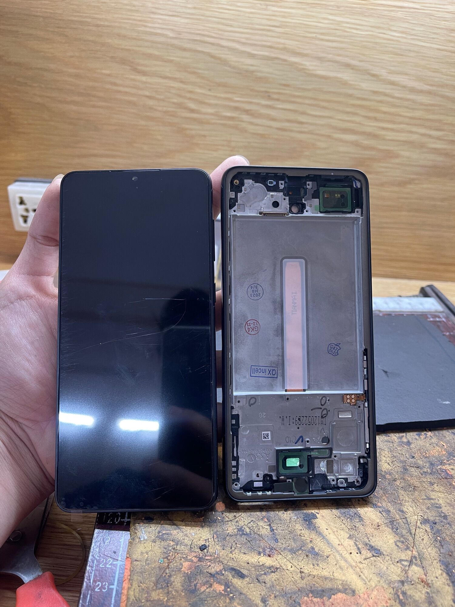 Màn hình Samsung A33 Công nghệ