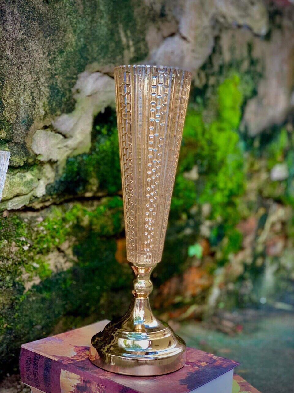BÌNH HOA THUỶ TINH THÁP DÀI