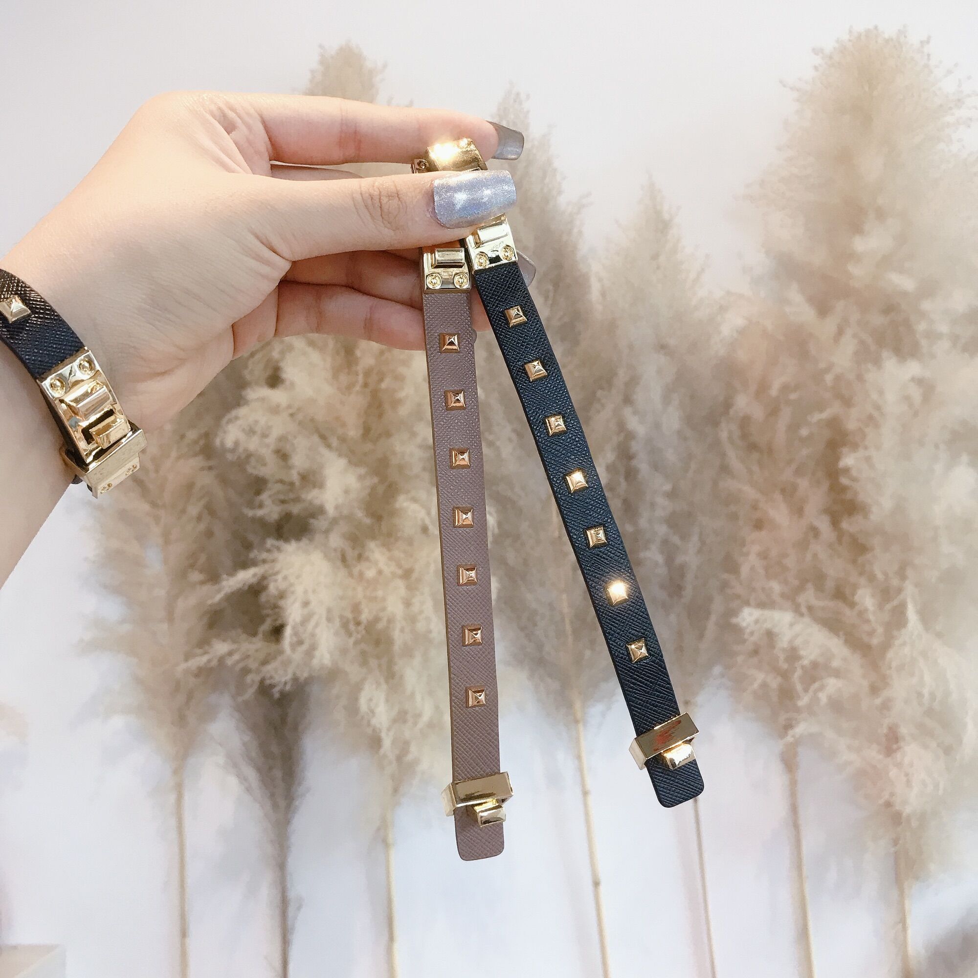 Vòng Tay Da Hm Khoá Cài Bạc Nạm Đinh Mặt Dây Sang Chảnh Cá Tính - V037J