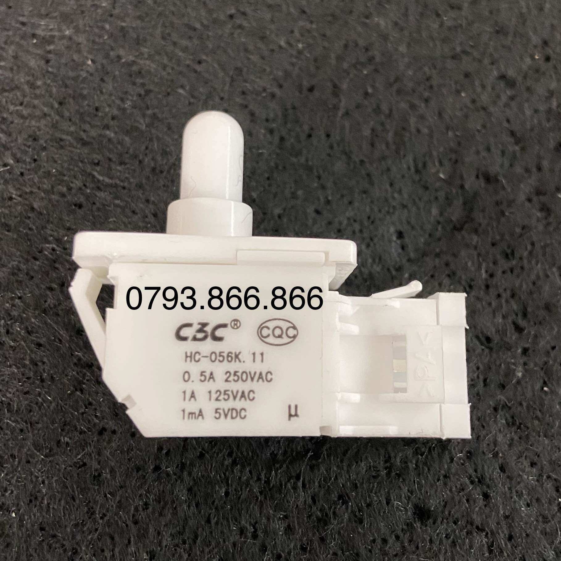 Công tắc cánh cửa tủ lạnh Hitachi