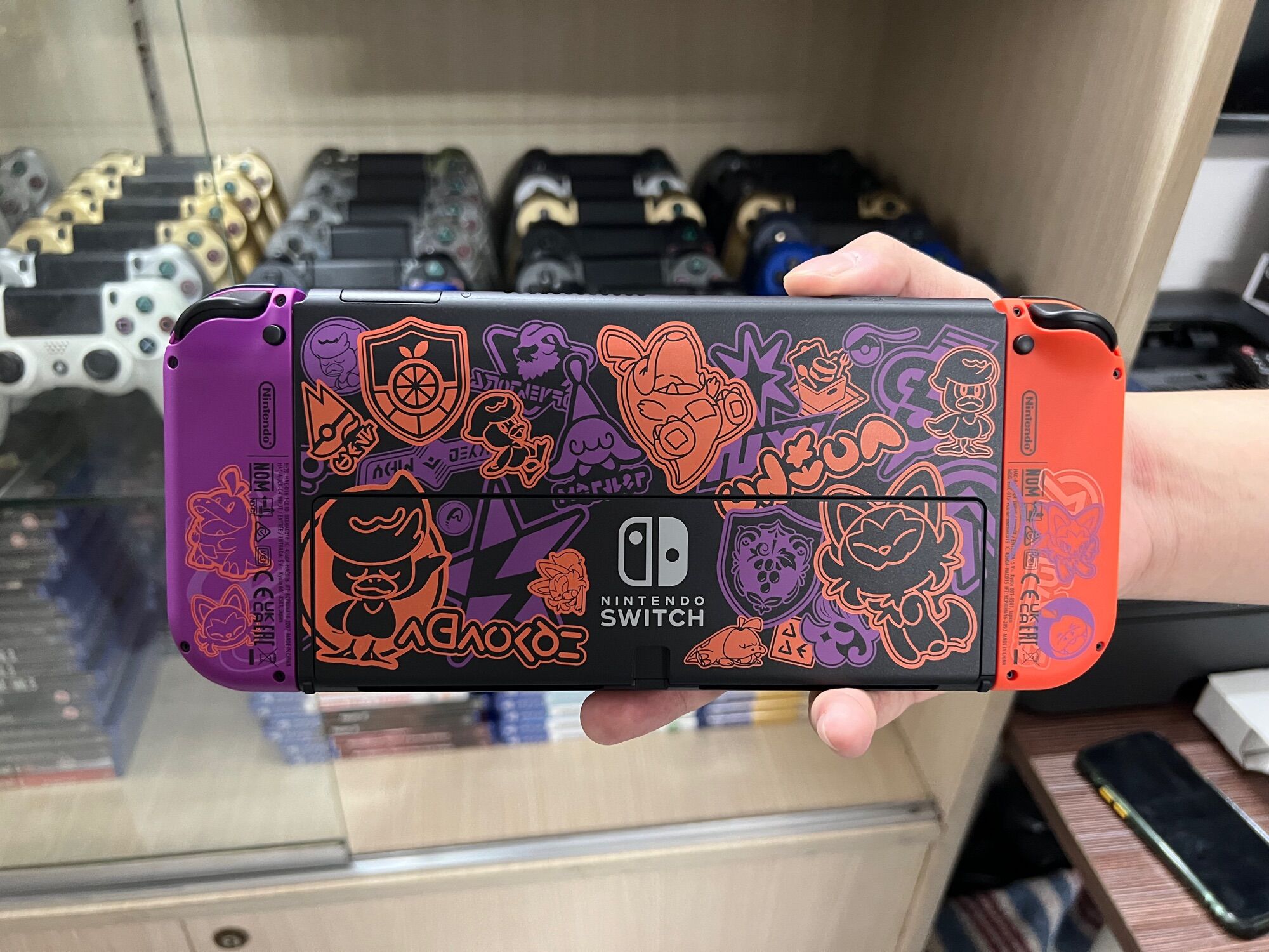 Máy chơi game Nintendo Switch Oled: Pokémon Scarlet & Violet Edition