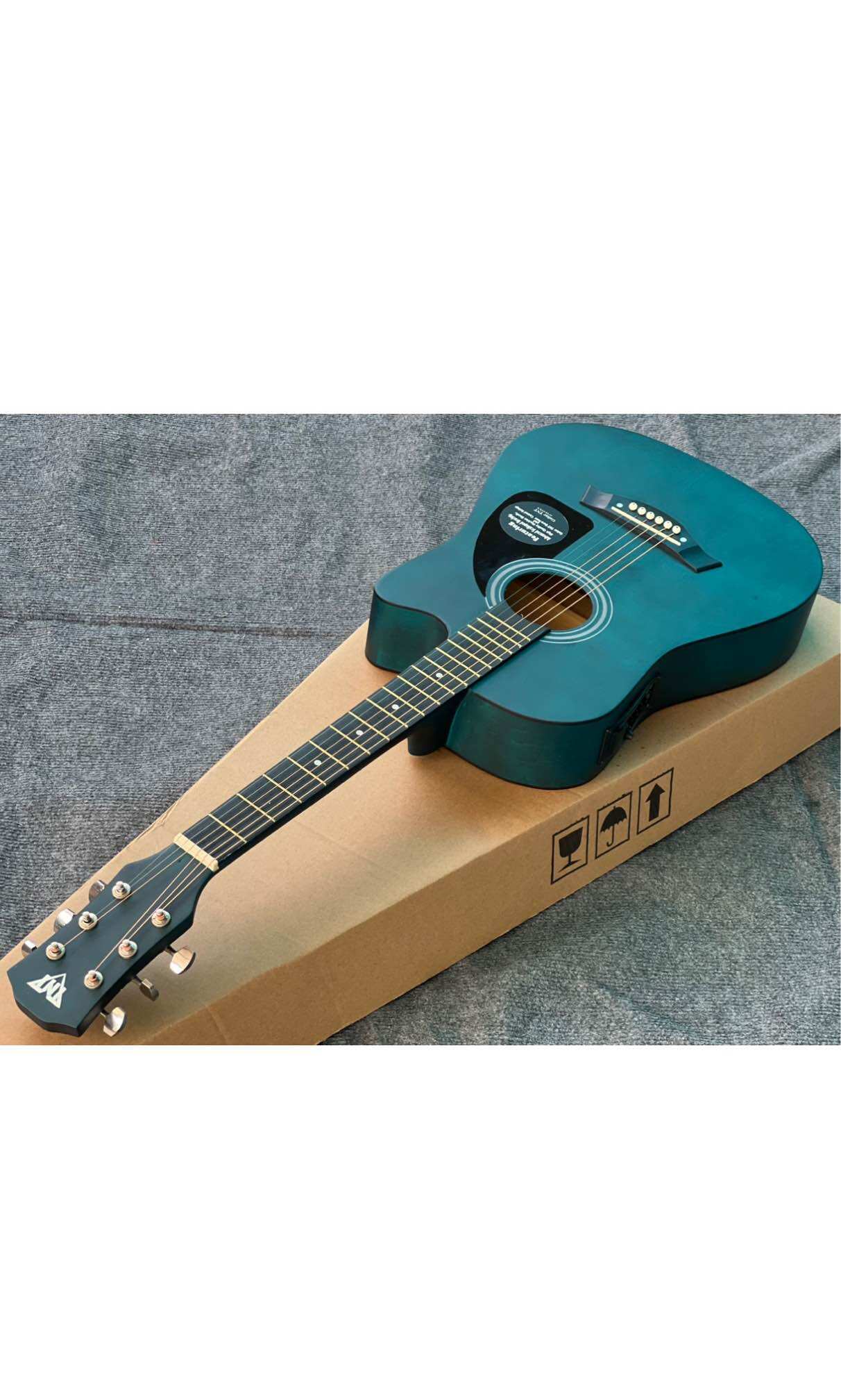 Guitar aucoutisc t50 - CHÍNH HÃNG  - tặng kèm phụ kiện.  3/4 dài 96cm rộng 38 - 6