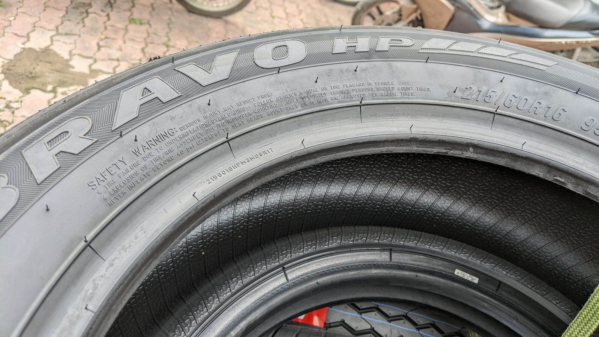 Lốp 215/60R16 95V Maxxis HP-M3
