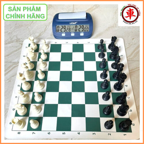 Bộ cờ vua tiêu chuẩn và đồng hồ