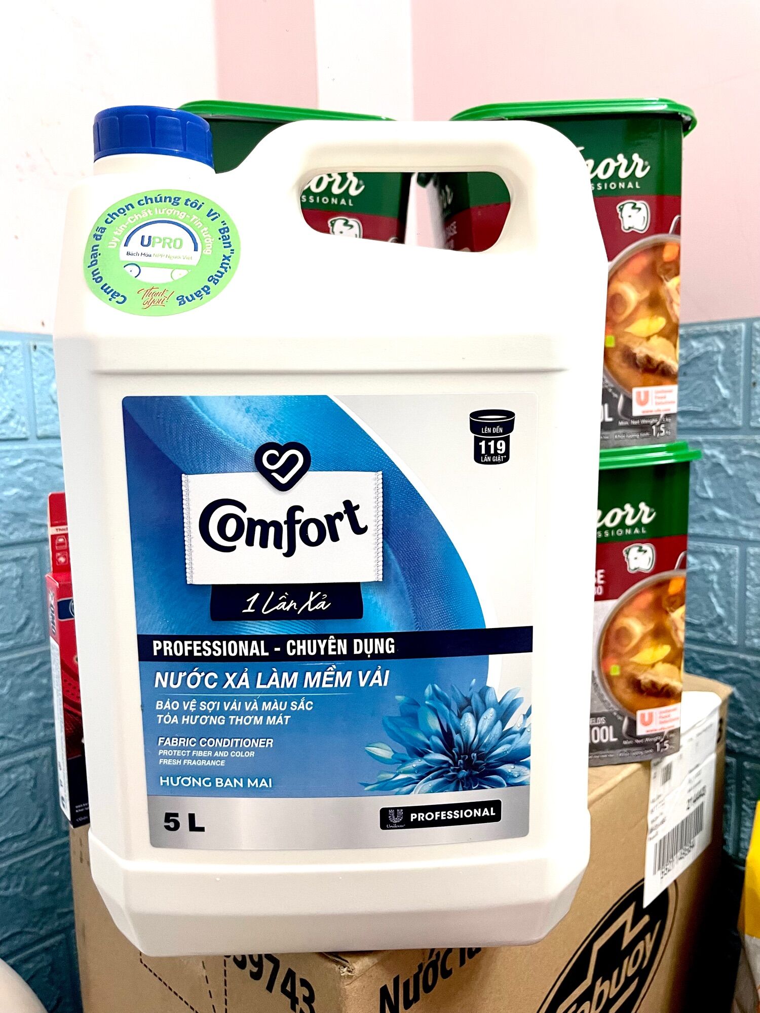 Comfort đậm đặc một lần xả hương ban mai chai 5l