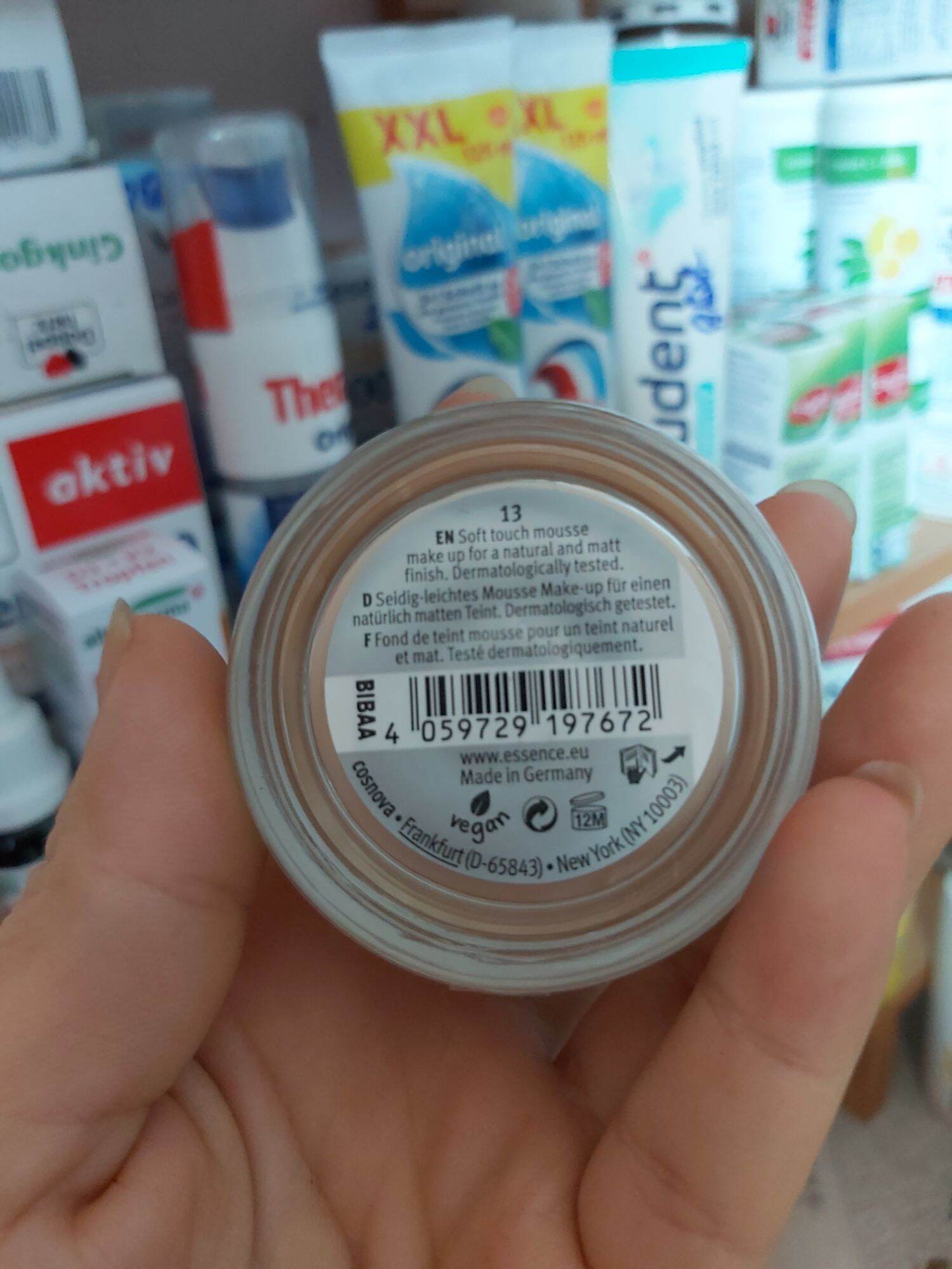 PHẤN TƯƠI ESSENCE SOFT MOUSSE tone 04 thông dụng