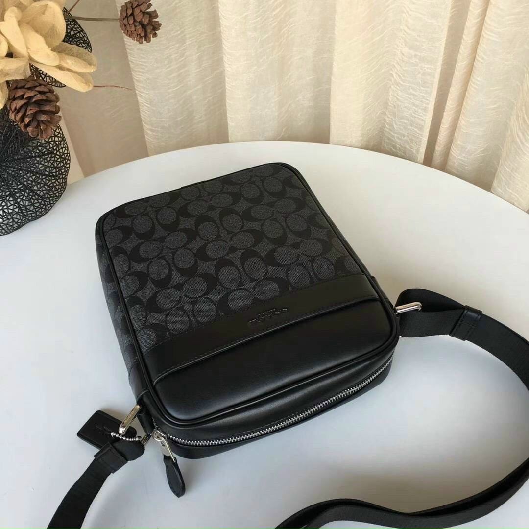 [HCM]Túi đeo chéo nam da thật phối canvas bền bỉ C🅾️.ach for men