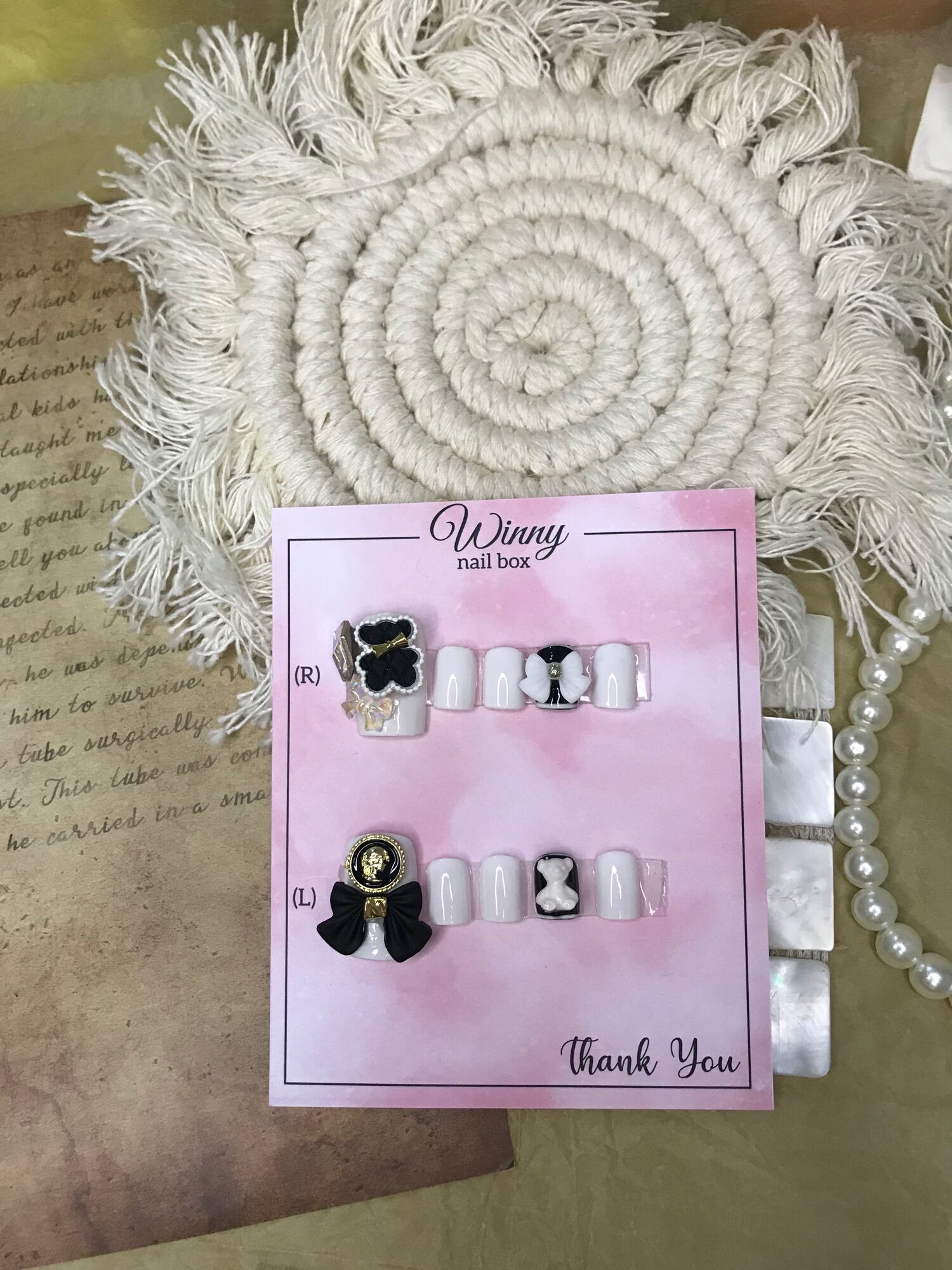 Nailbox móng up móng giả chân trắng đen nơ to