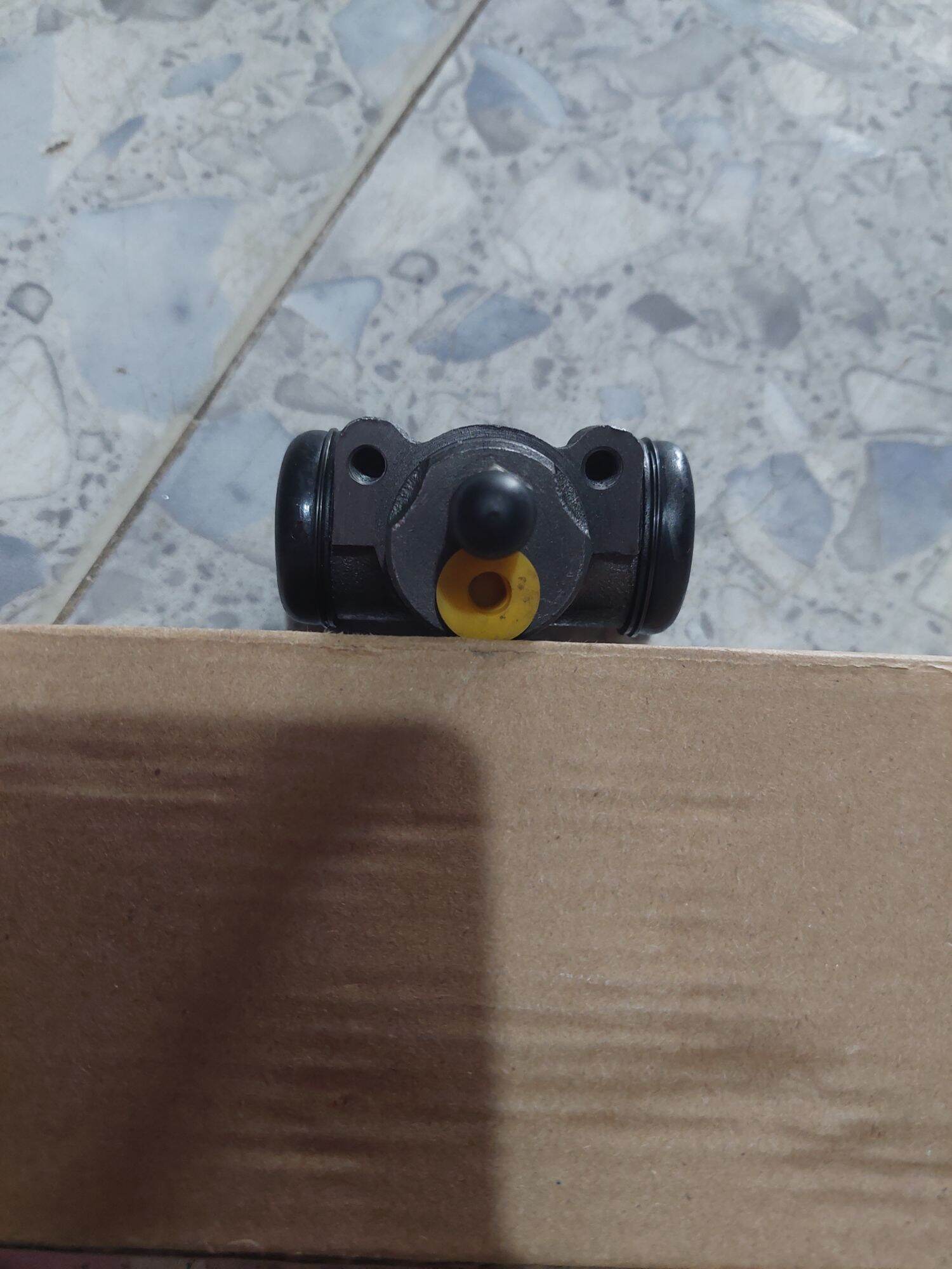 Heo con trong mâm dừng xe 3 bánh