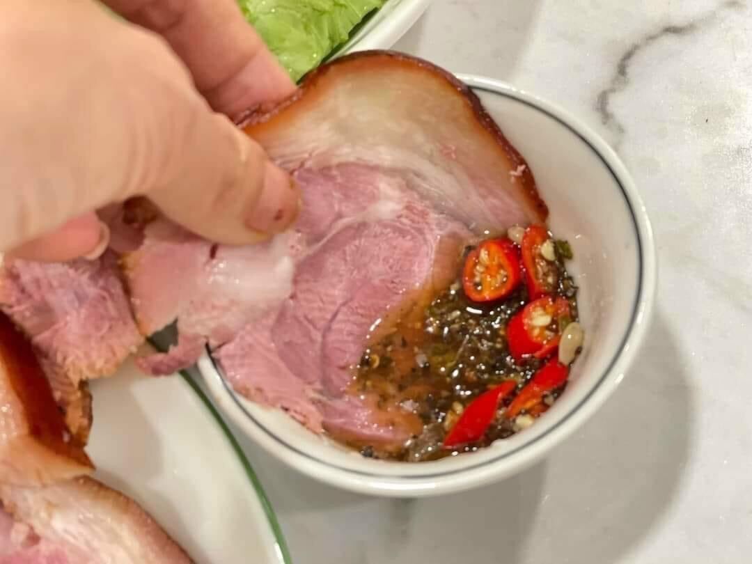 Bắp giò heo hun khói