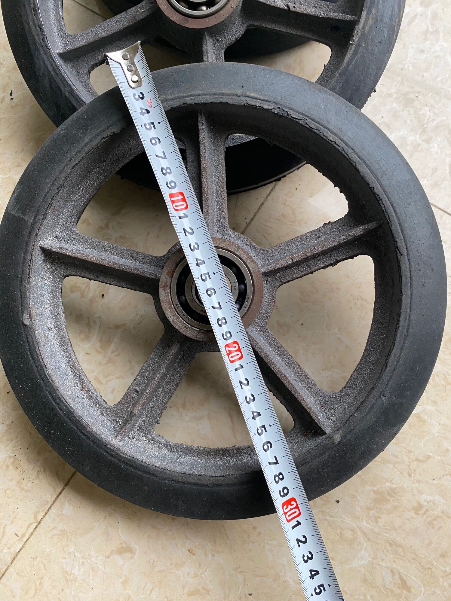 Bánh Xe cao su Gang đúc Đường kính 30 cm loại dầy