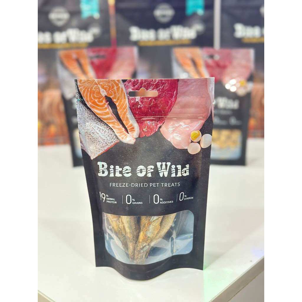 Thức ăn sấy cho mèo bite of wild cá hồi, ức gà , cá trứng đông khô 40g