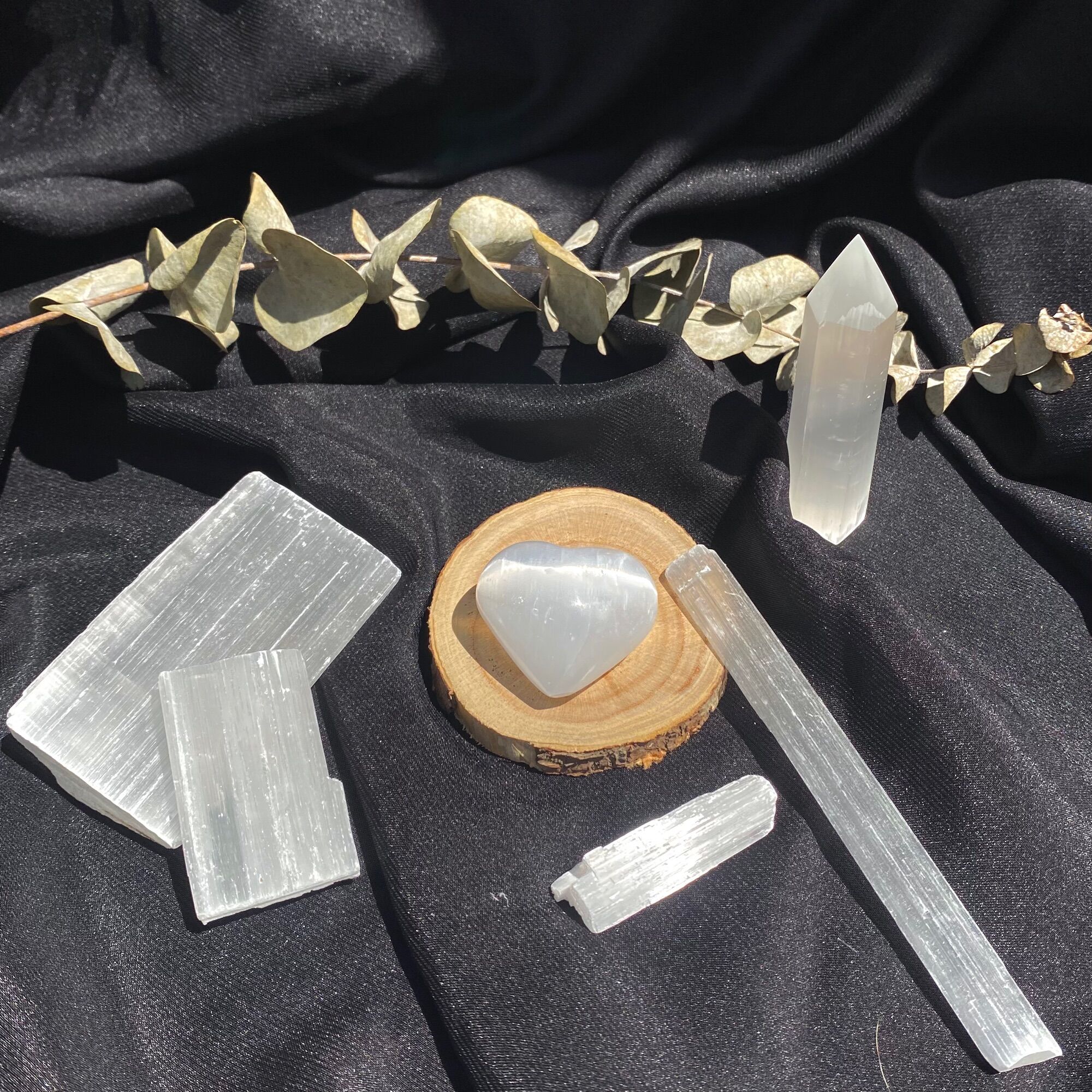 Trụ Đá Tim Selenite Thanh Tẩy Năng Lượng