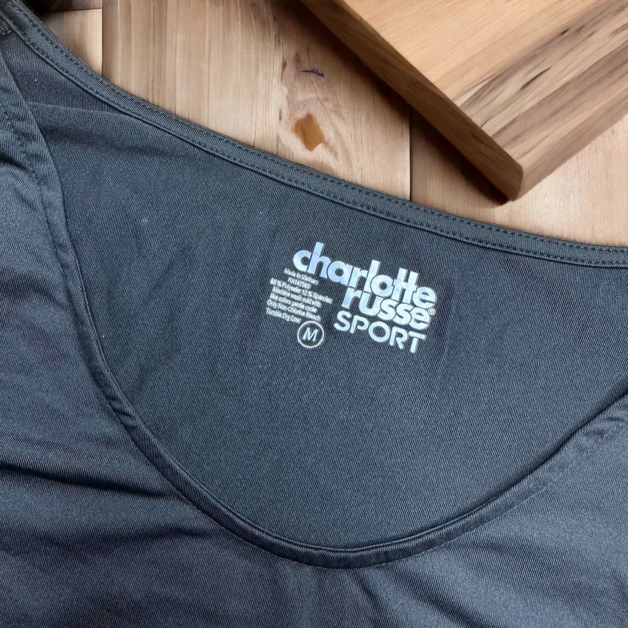 [HCM]Áo croptop cắt xoắn bụng