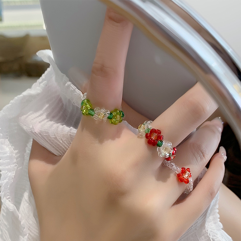 Nhẫn hạt cườm handmade kết hoa màu đỏ