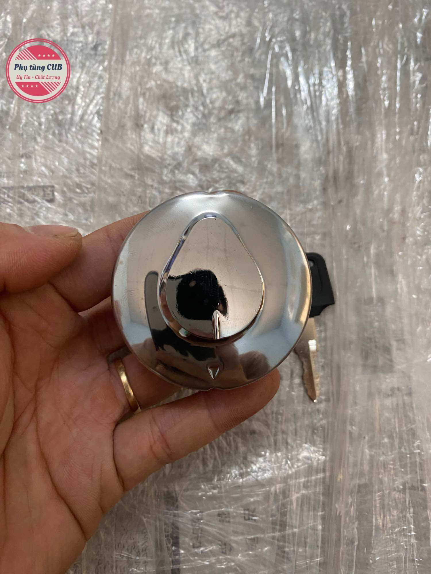 Nắp bình xăng xe cub, 67 có chìa khoá