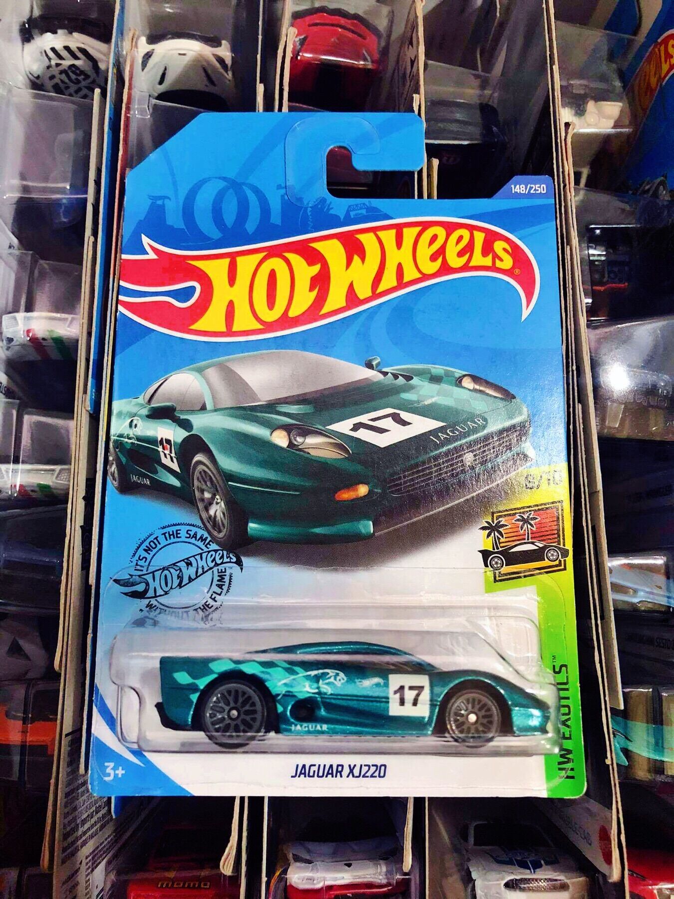 Xe mô hình hot wheels tỉ lệ 1:64 "jaguar xj220"