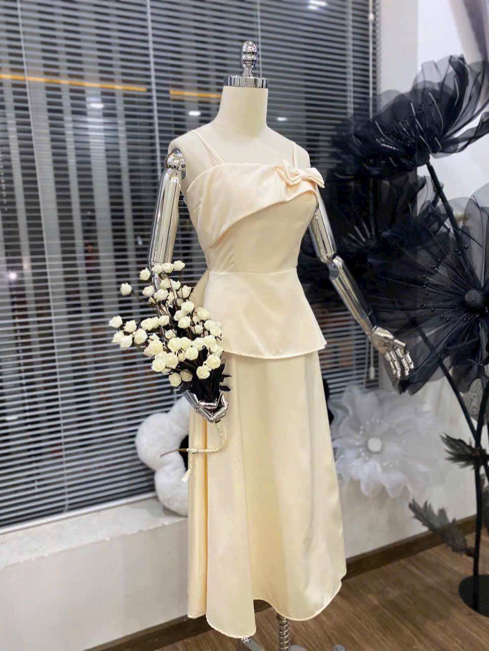 Set áo dây peplum phối váy midi