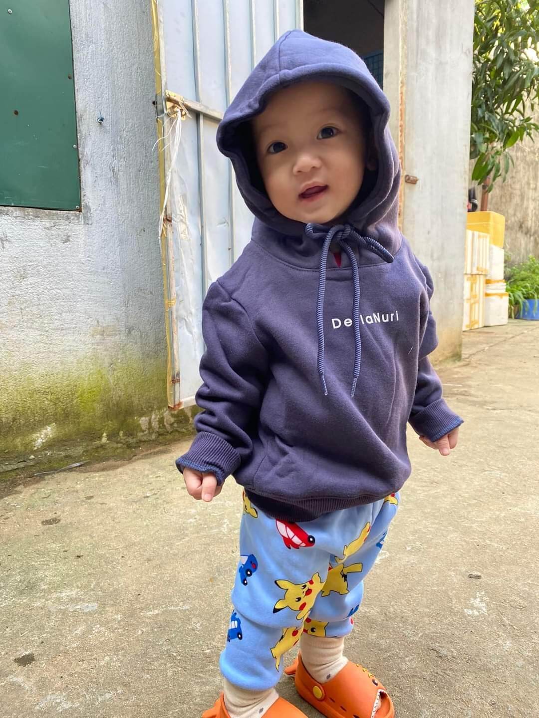 áo hoodie chất da cá nỉ cho bé