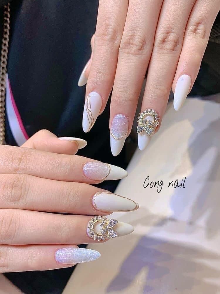 Nailbox thiết kế theo yêu cầu-mẫu nail tone trắng đính charm