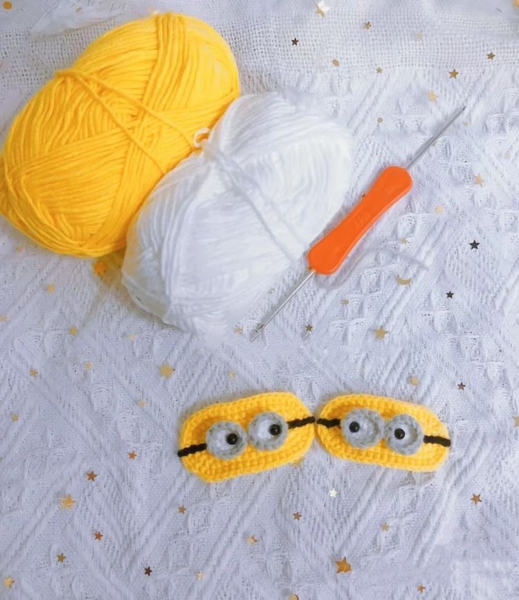 Kẹp tóc hình Minion bằng len handmade